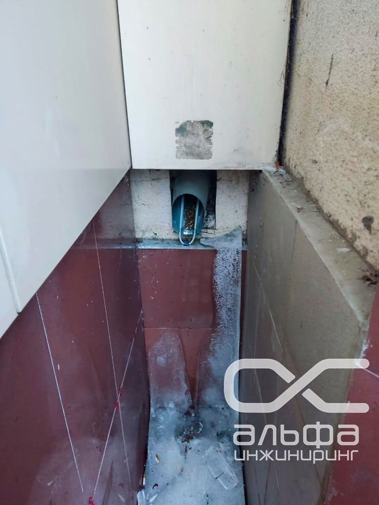 Обогрев водосточной системы кровли торгового центра саморегулирующимся кабелем